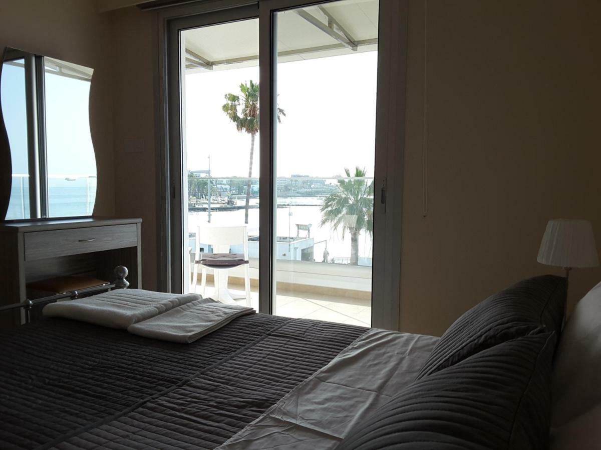 Lighthouse By The Sea Lovely 2Bdr Apartment Πάφος Εξωτερικό φωτογραφία