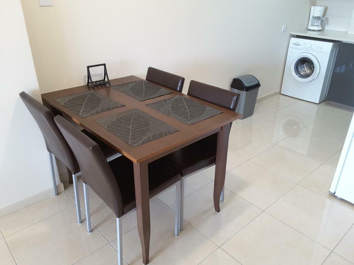Lighthouse By The Sea Lovely 2Bdr Apartment Πάφος Εξωτερικό φωτογραφία